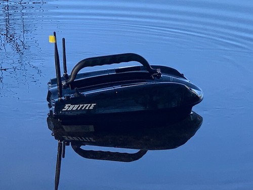 Shuttle carp fishing - fishing, boat
